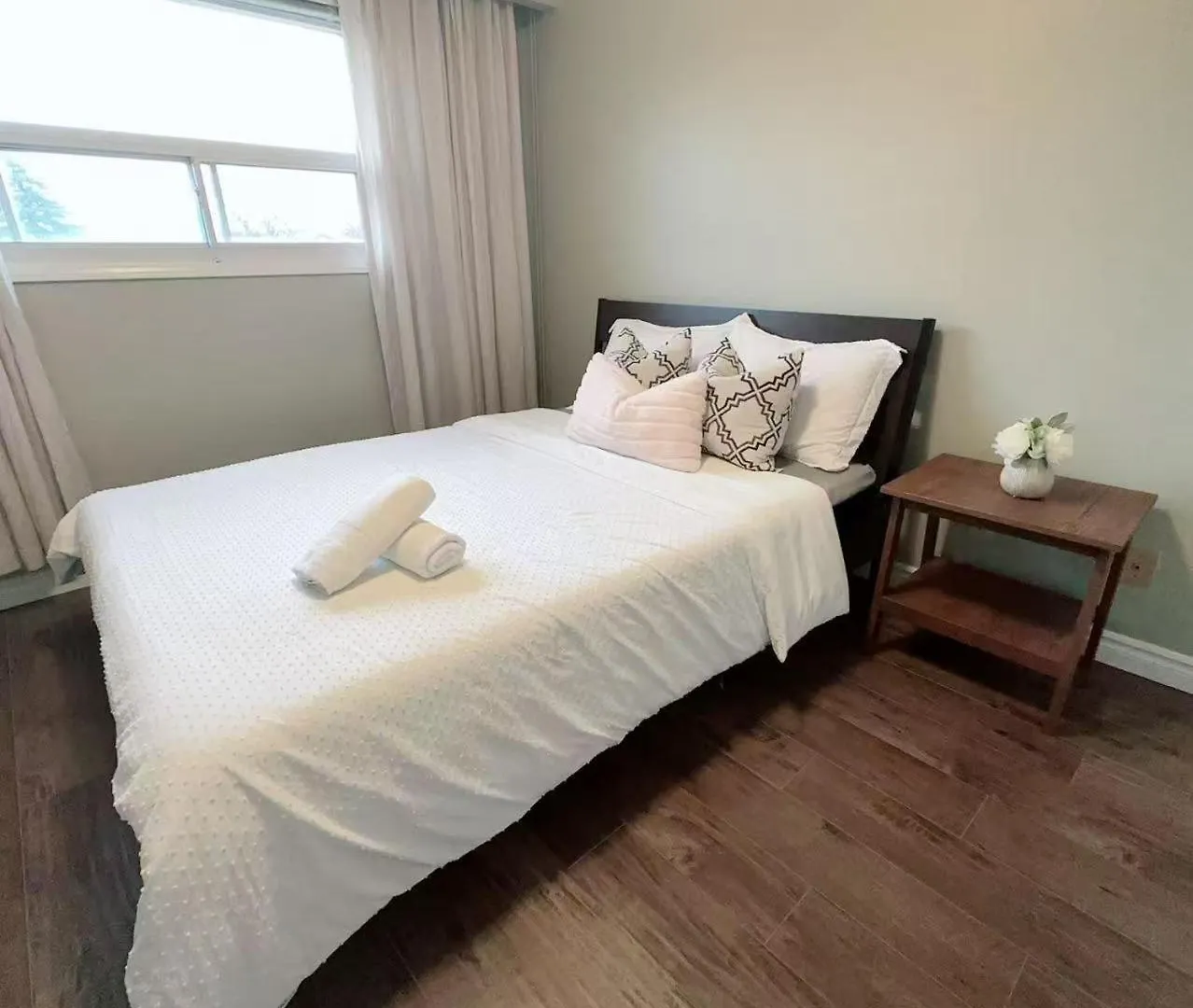 Nest In The Orchard--Cozy Room تورونتو بيت ضيافة